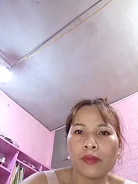 Snapshot of NG_N chatting on 10/30/25, 01:18 NG N online show from 10/30/25, 01:18