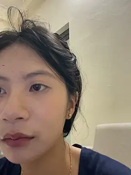 Snapshot of Lil-Gi chatting on 10/01/25, 12:55 Lil-Gi online show from 10/01/25, 12:55