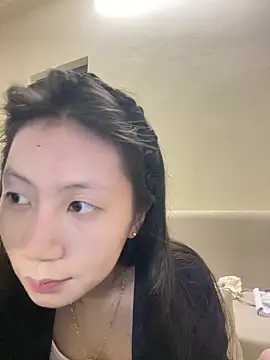 Snapshot of Lil-Gi chatting on 10/06/25, 02:03 Lil-Gi online show from 10/06/25, 02:03