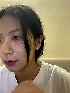 Snapshot of Lil-Gi chatting on 10/20/25, 03:34 Lil-Gi online show from 10/20/25, 03:34