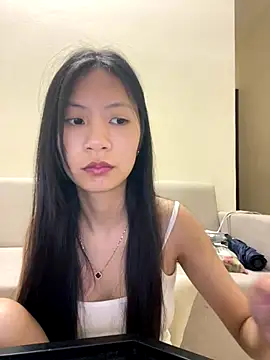 Snapshot of Lil-Gi chatting on 10/28/25, 03:25 Lil-Gi online show from 10/28/25, 03:25