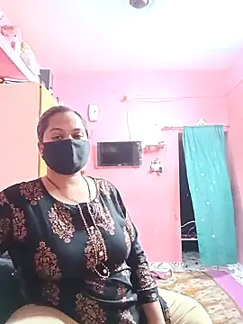 Snapshot of biggbobbsgirl chatting on 10/01/25, 06:36 biggbobbsgirl online show from 10/01/25, 06:36