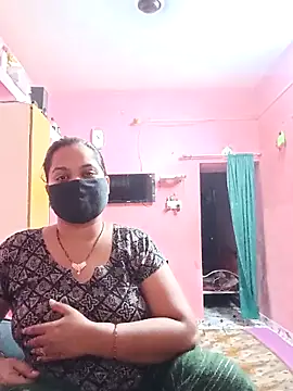 Snapshot of biggbobbsgirl chatting on 10/18/25, 05:35 biggbobbsgirl online show from 10/18/25, 05:35