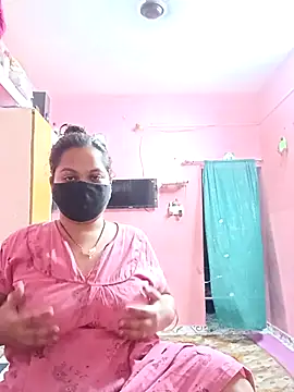 Snapshot of biggbobbsgirl chatting on 10/20/25, 06:30 biggbobbsgirl online show from 10/20/25, 06:30