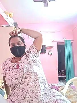 Snapshot of biggbobbsgirl chatting on 11/10/25, 04:17 biggbobbsgirl online show from 11/10/25, 04:17