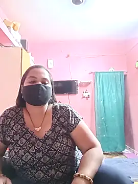 Snapshot of biggbobbsgirl chatting on 11/29/25, 06:00 biggbobbsgirl online show from 11/29/25, 06:00