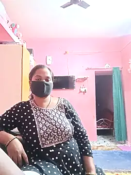 Snapshot of biggbobbsgirl chatting on 11/30/25, 05:50 biggbobbsgirl online show from 11/30/25, 05:50