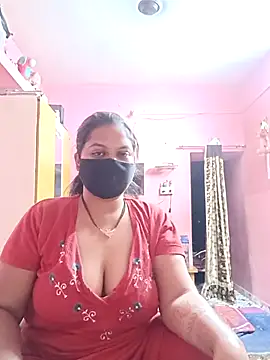 Snapshot of biggbobbsgirl chatting on 02/08/26, 12:36 biggbobbsgirl online show from 02/08/26, 12:36