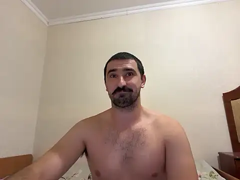 Snapshot of Hard_to_Obey chatting on 10/06/25, 06:38 Hard to Obey online show from 10/06/25, 06:38