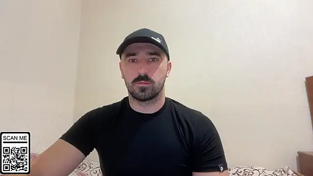 Snapshot of Hard_to_Obey chatting on 10/14/25, 05:36 Hard to Obey online show from 10/14/25, 05:36