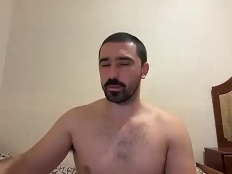 Snapshot of Hard_to_Obey chatting on 11/07/25, 09:15 Hard to Obey online show from 11/07/25, 09:15