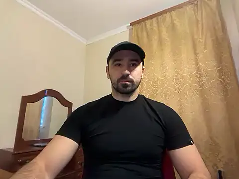 Snapshot of Hard_to_Obey chatting on 11/29/25, 01:47 Hard to Obey online show from 11/29/25, 01:47