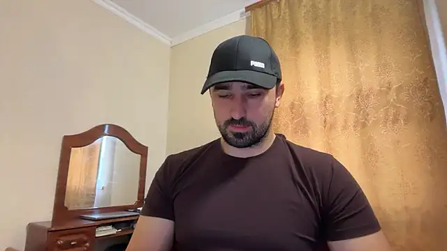 Snapshot of Hard_to_Obey chatting on 11/30/25, 12:20 Hard to Obey online show from 11/30/25, 12:20