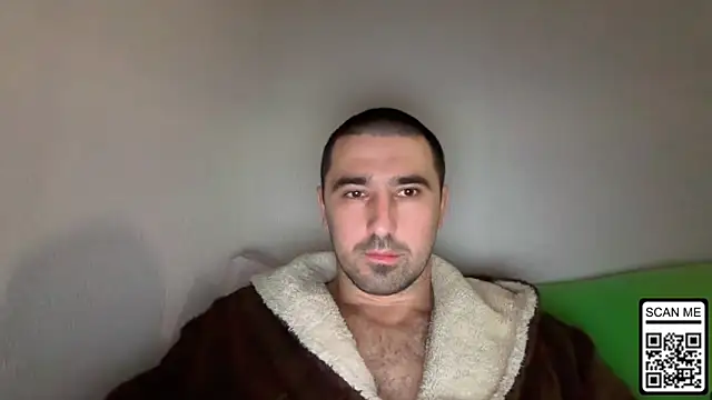 Snapshot of Hard_to_Obey chatting on 12/04/25, 08:50 Hard to Obey online show from 12/04/25, 08:50