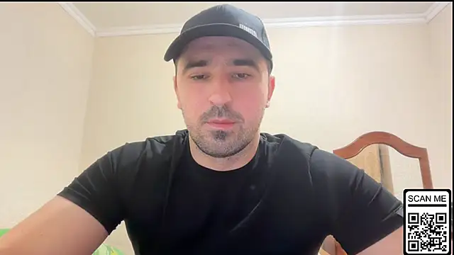 Snapshot of Hard_to_Obey chatting on 12/05/25, 08:16 Hard to Obey online show from 12/05/25, 08:16