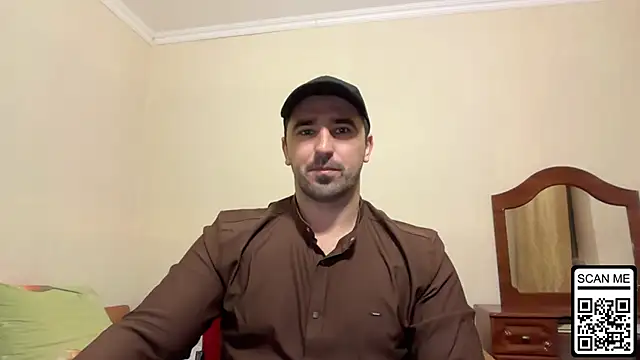 Snapshot of Hard_to_Obey chatting on 12/15/25, 06:45 Hard to Obey online show from 12/15/25, 06:45