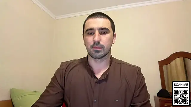 Snapshot of Hard_to_Obey chatting on 12/16/25, 05:18 Hard to Obey online show from 12/16/25, 05:18