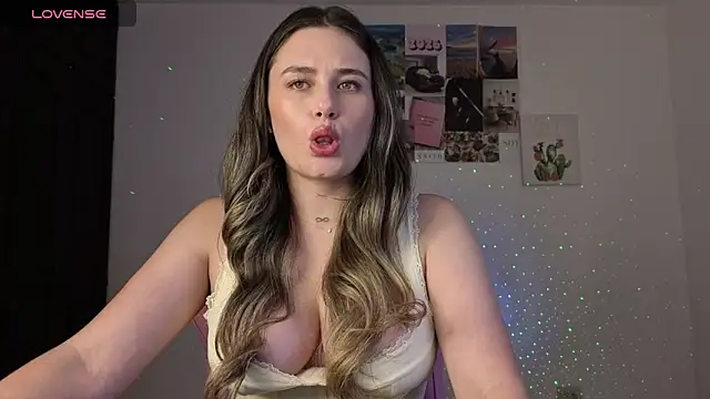 Snapshot of Veronika__Winslow_ chatting on 05/14/26, 05:14 Veronika Winslow online show from 05/14/26, 05:14