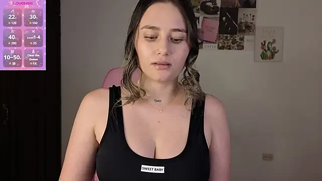 Snapshot of Veronika__Winslow_ chatting on 07/29/26, 12:31 Veronika Winslow online show from 07/29/26, 12:31