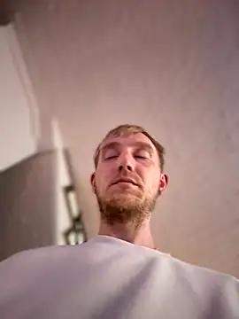 Snapshot of RollingGirlsXXX chatting on 10/08/25, 06:16 RollingGirlsXXX online show from 10/08/25, 06:16