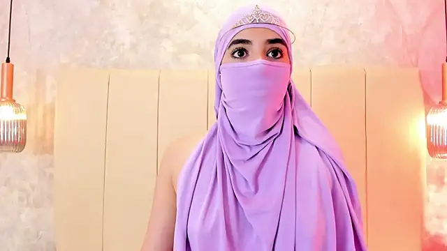 nayiraa  online show from 09/27/25, 11:48