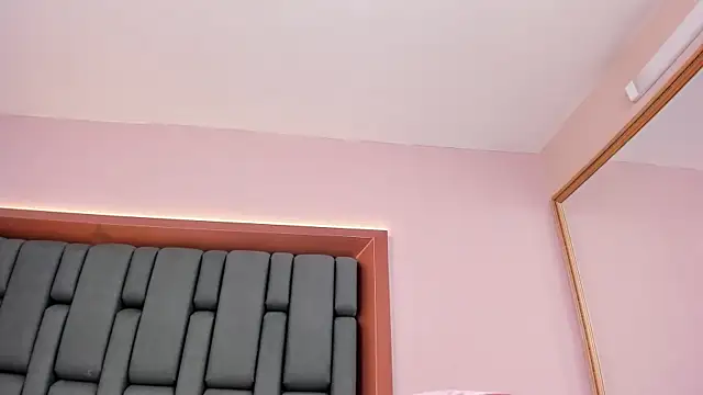 LisaMendez online show from 11/12/25, 04:02