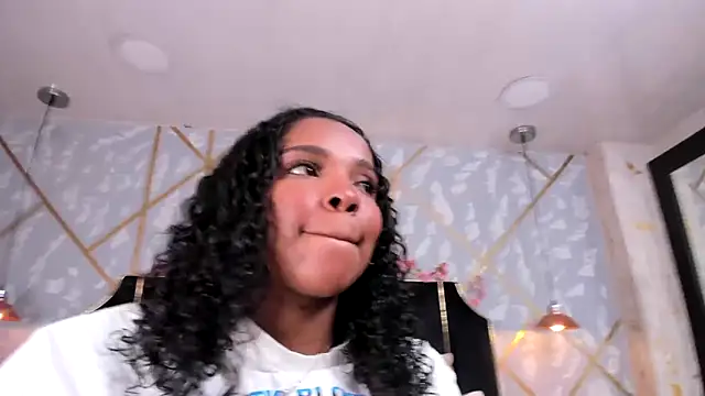LisaMendez online show from 05/01/26, 03:44