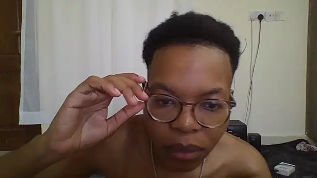 Snapshot of Sexy_Dymme chatting on 09/26/25, 02:32 Sexy Dymme online show from 09/26/25, 02:32