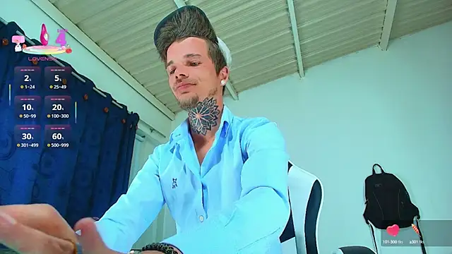 Snapshot of Gold_Loyal77 chatting on 10/11/25, 04:33 Gold Loyal77 online show from 10/11/25, 04:33