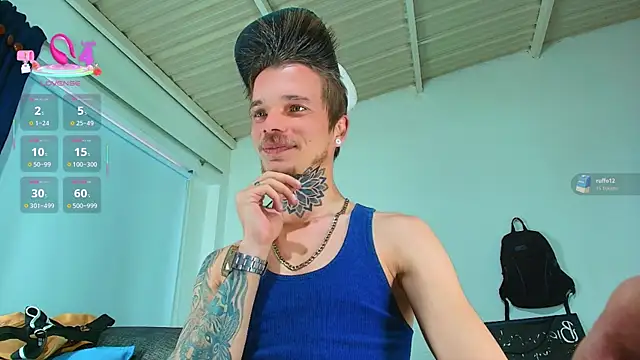 Snapshot of Gold_Loyal77 chatting on 10/18/25, 07:25 Gold Loyal77 online show from 10/18/25, 07:25