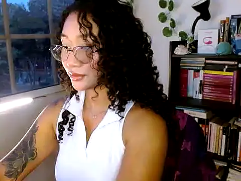 Snapshot of clitia_xx chatting on 11/27/25, 10:34 clitia xx online show from 11/27/25, 10:34