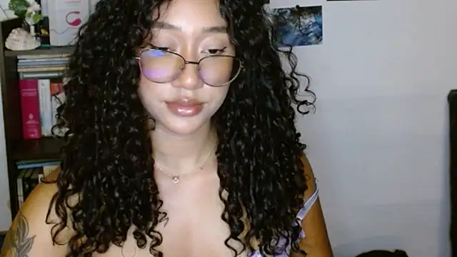 Snapshot of clitia_xx chatting on 12/04/25, 12:42 clitia xx online show from 12/04/25, 12:42
