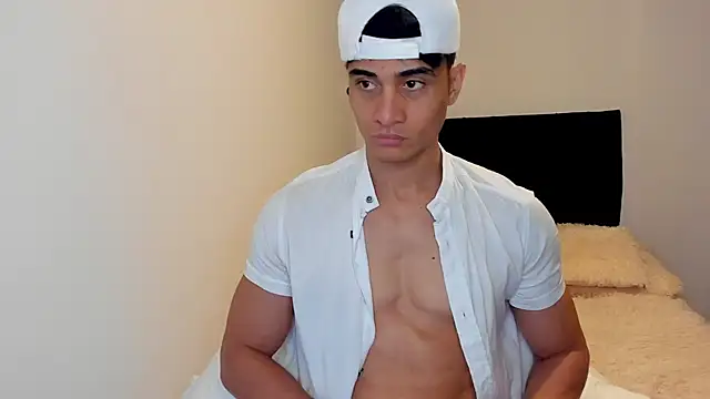 Snapshot of stylish_men chatting on 09/30/25, 01:49 stylish men online show from 09/30/25, 01:49