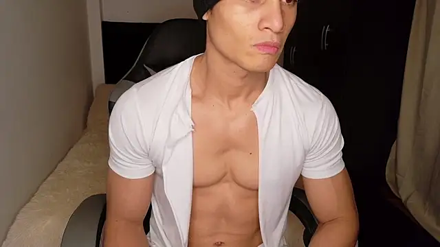 Snapshot of stylish_men chatting on 10/23/25, 12:04 stylish men online show from 10/23/25, 12:04