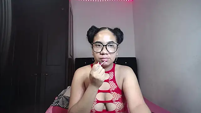 Kristynsmith online show from 09/17/25, 04:03