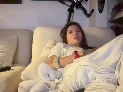 Snapshot of dddasani chatting on 10/12/25, 02:21 dddasani online show from 10/12/25, 02:21