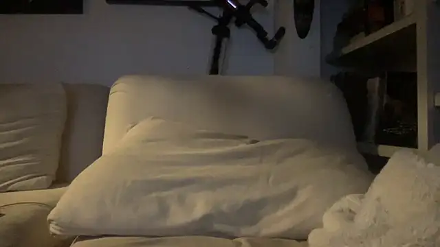 Snapshot of dddasani chatting on 10/18/25, 03:53 dddasani online show from 10/18/25, 03:53