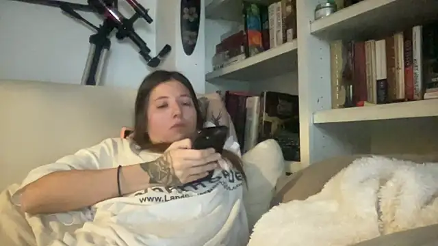 Snapshot of dddasani chatting on 11/15/25, 06:37 dddasani online show from 11/15/25, 06:37