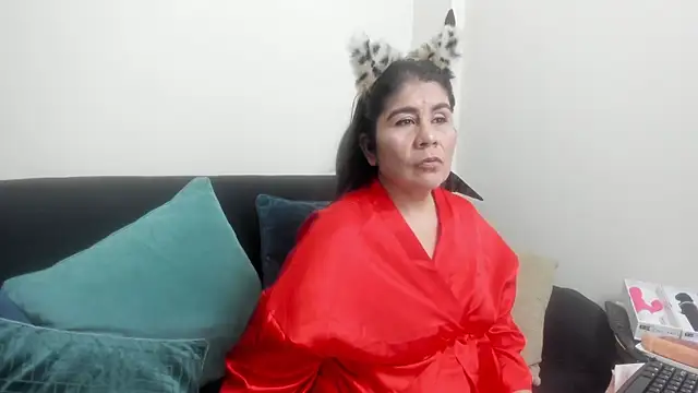 kiraGeiner online show from 11/10/25, 07:24