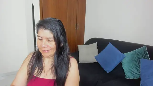 kiraGeiner online show from 07/14/26, 10:09