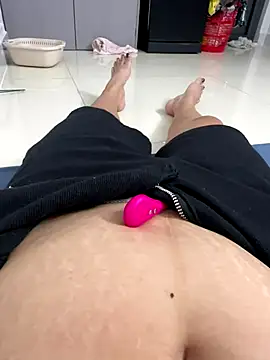 sharon-Hanna online show from 09/28/25, 03:56