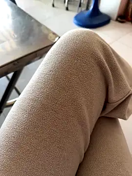 sharon-Hanna online show from 11/15/25, 01:58