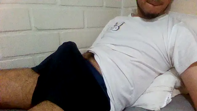 Snapshot of ProfeC4m chatting on 09/25/25, 04:27 ProfeC4m online show from 09/25/25, 04:27