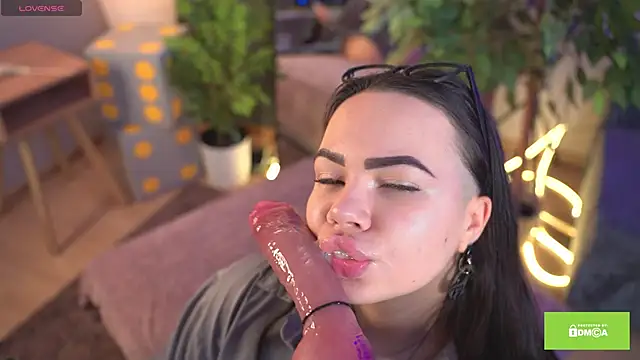 Snapshot of bllowwoww chatting on 11/30/25, 08:18 bllowwoww online show from 11/30/25, 08:18