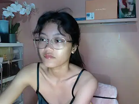 Snapshot of skinny_gracie chatting on 09/19/25, 02:46 skinny gracie online show from 09/19/25, 02:46
