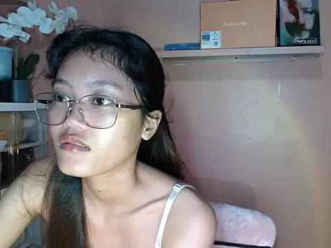 Snapshot of skinny_gracie chatting on 09/19/25, 03:02 skinny gracie online show from 09/19/25, 03:02