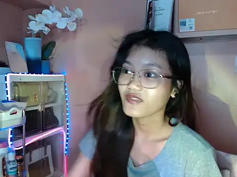 skinny gracie online show from 10/19/25, 03:34