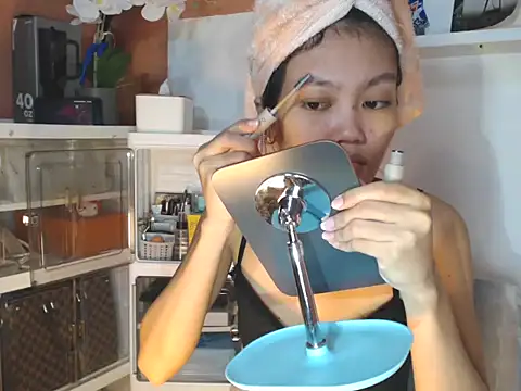 Snapshot of skinny_gracie chatting on 06/28/26, 12:05 skinny gracie online show from 06/28/26, 12:05