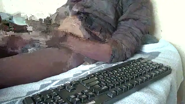 Snapshot of FeeingSplicing chatting on 10/20/25, 07:31 FeeingSplicing online show from 10/20/25, 07:31