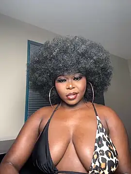 Snapshot of WomanNextdoor1 chatting on 11/15/25, 10:01 WomanNextdoor1 online show from 11/15/25, 10:01